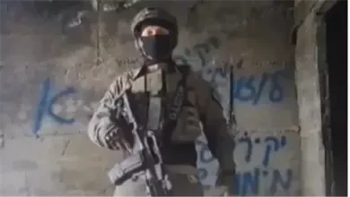 جندي اسرائيلي ملثم يدعو إلى التمرد على وزير الأمن ورئيس الأركان