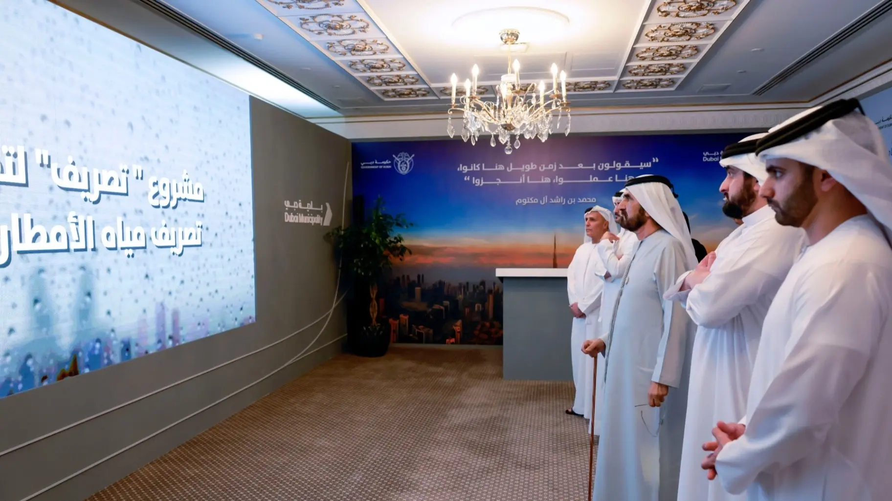 محمد بن راشد يعتمد مشروع "تصريف" لتطوير شبكة تصريف مياه الأمطار في دبي بـإجمالي 30 مليار درهم