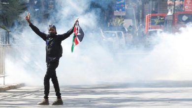 كينيا: المحتجون يهددون باقتحام القصر الرئاسي، والرئيس يتراجع عن زيادة الضرائب