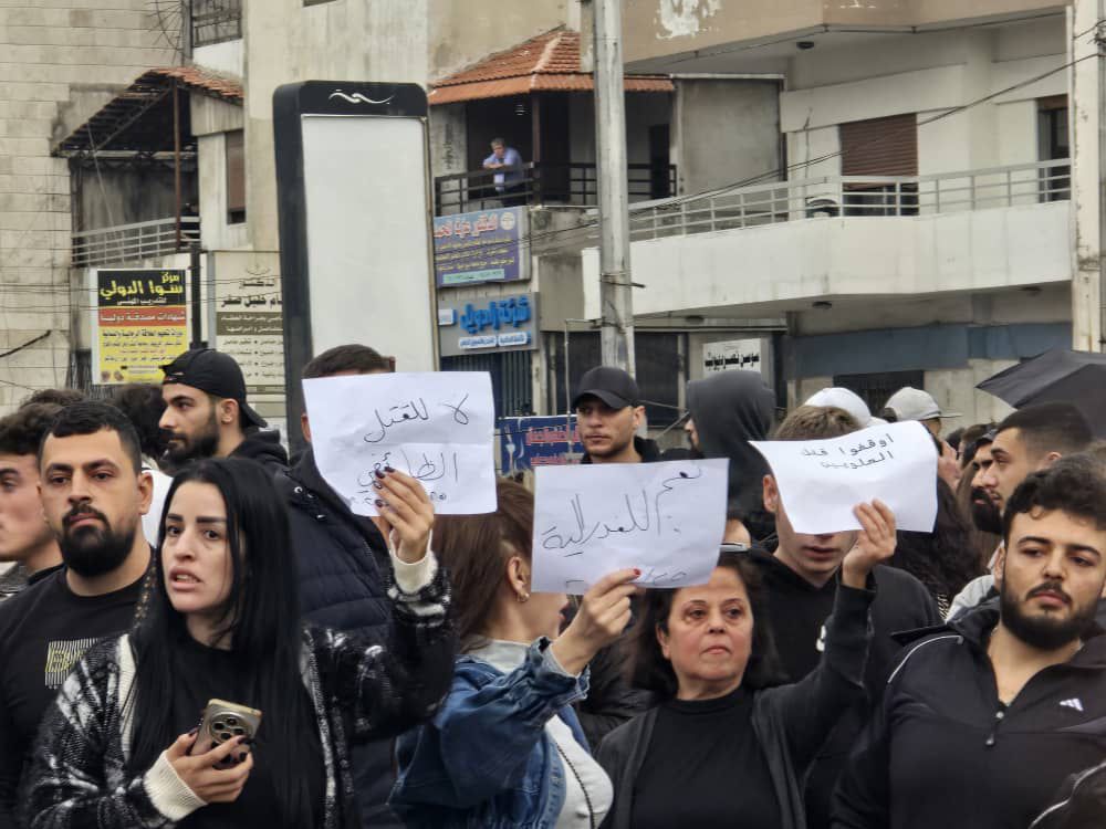 اعتصامات في سوريا وسط انتشار أمني في عدة محافظات