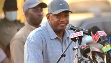 رئيس غامبيا أداما بارو يحذر من مغبة فوز الحزب الديمقراطي المتحد